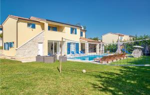 Amazing Home In Naselje Muzini 