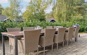 Four-Bedroom Holiday Home In Vaggerlose