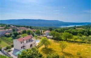 Gorgeous Home In Puntera With Wifi - Puntera