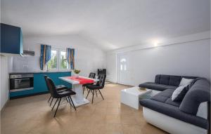 2 Bedroom Cozy Home In Sv,lovrec 