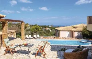 Amazing Home In Koroni With Jacuzzi - 皮洛斯