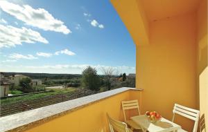 Amazing Apartment In Tar-Vabriga With Kitchen 