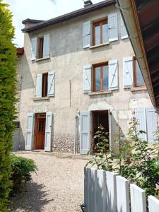 Appart 65m2 avec 2 chambres dans ferme rénovée - Parking gratuit - Grande vue montagnes