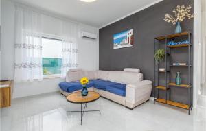 Amazing Home In Peroj With Wifi 