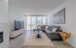 Stunning Home In Plano