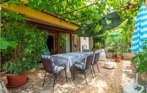 Lovely Apartment In Porec With Wifi