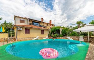 Lovely Apartment In Porec With Wifi