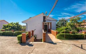 Gorgeous Apartment In Krk With Kitchen