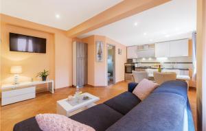 1 Bedroom Cozy Apartment In Pula 