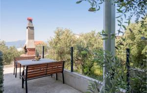 Amazing Apartment In Podaca With Wifi