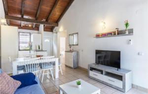 Lovely Home In Cervar Porat With Wifi