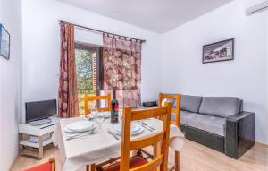 Gorgeous Apartment In Krk With Kitchen