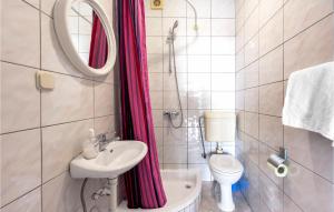 Cozy Apartment In Vodice With Wifi