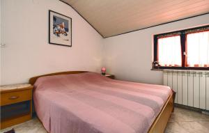 Awesome Apartment In Umag With Wifi