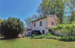 Maisons de vacances 4 Bedroom Stunning Home In Lagnes : photos des chambres