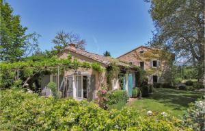 Maisons de vacances 4 Bedroom Stunning Home In Lagnes : photos des chambres