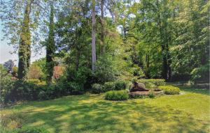 Maisons de vacances 4 Bedroom Stunning Home In Lagnes : photos des chambres