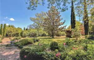 Maisons de vacances 4 Bedroom Stunning Home In Lagnes : photos des chambres