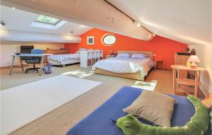 Maisons de vacances 4 Bedroom Stunning Home In Lagnes : photos des chambres