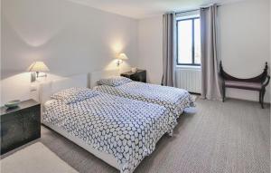 Maisons de vacances 4 Bedroom Stunning Home In Lagnes : photos des chambres