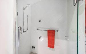 Maisons de vacances 4 Bedroom Stunning Home In Lagnes : Maison de Vacances 4 Chambres