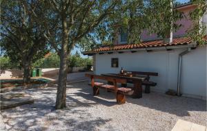 Amazing Home In Cista Velika