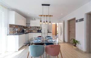 1 Bedroom Stunning Apartment In Smrika