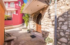 Cozy Home In Miholascica With Wifi