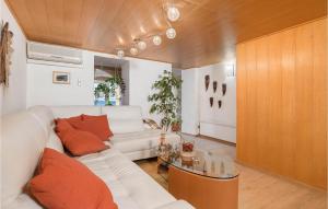 Cozy Home In Miholascica With Wifi 