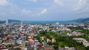 patong villa3 四卧海景泳池别墅 近班赞海鲜市场 中英泰三语服务