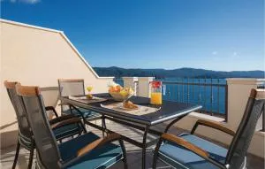 One-Bedroom Apartment In Komarna - Klek