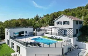 Stunning Home In Obrovac Sinjski - Glavice