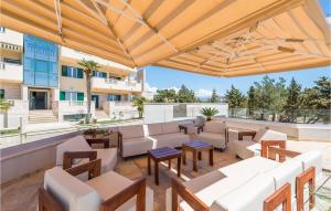 Lovely Apartment In Novalja With House Sea View 