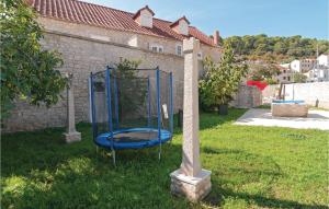 Holiday Home Pucisca Gospe Lurdske