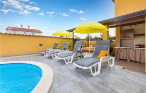 Gorgeous Home In Galizana With Wifi