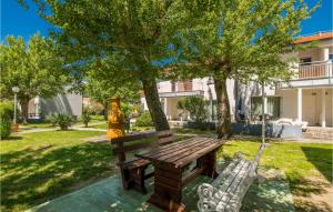 1 Bedroom Stunning Apartment In Baska