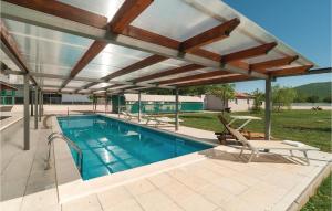 4 Bedroom Stunning Home In Neoric