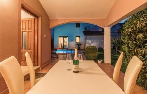 2 Bedroom Stunning Home In Fazana 