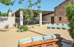 Maisons de vacances 3 Bedroom Gorgeous Home In Vallabregues : photos des chambres