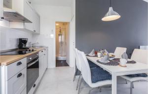 1 Bedroom Amazing Apartment In Porec 