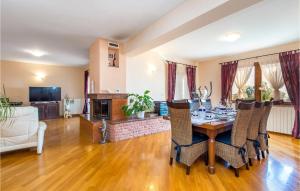 Amazing Home In Marcelji With Wifi