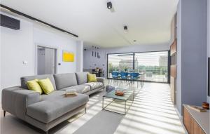 Gorgeous Home In Vodnjan With Wifi