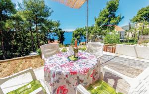 2 Bedroom Nice Apartment In Trogir