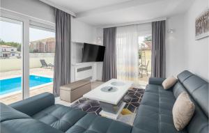 3 Bedroom Lovely Home In Porec 