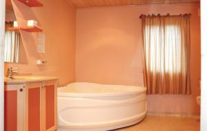 5 Bedroom Gorgeous Home In Lindesnes