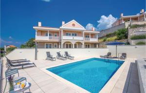 3 Bedroom Nice Apartment In Crikvenica