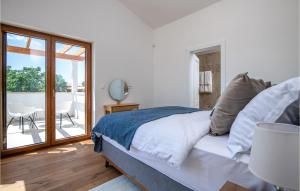 3 Bedroom Nice Home In Kavran