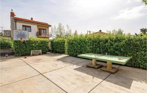 2 Bedroom Beautiful Home In Rijeka 