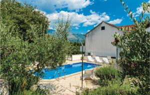 4 Bedroom Cozy Home In Gruda