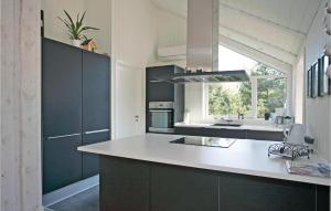 Three-Bedroom Holiday Home In Hojby